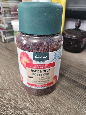 Kneipp Back & Neck Mineral Bath Salt - Teal Lid, Pink Salt
